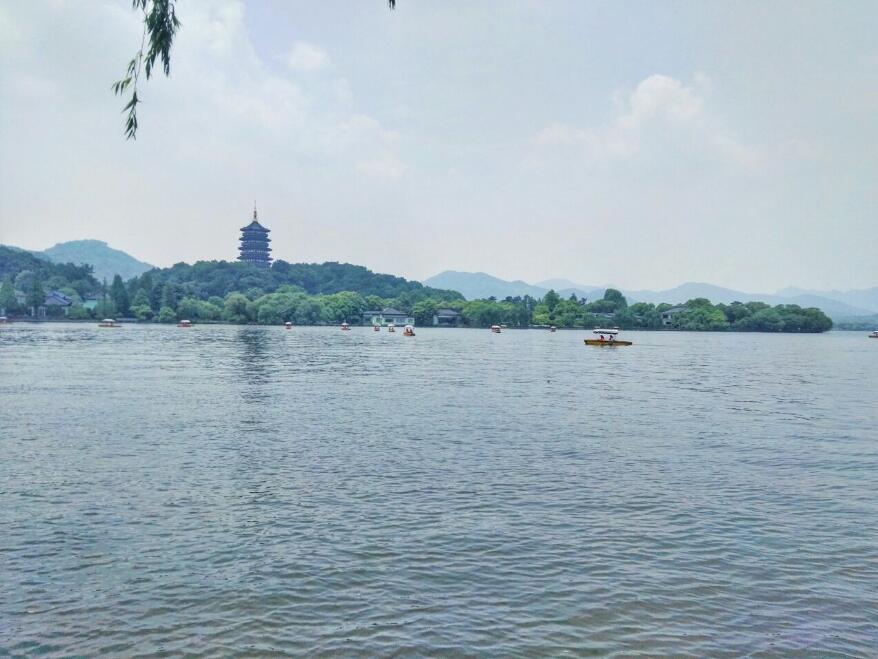 点击大图看下一张：杭州西湖旅游景点图片