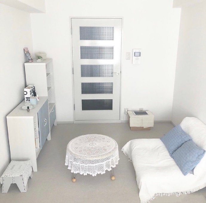 点击大图看下一张：粉蓝奶油白的房间，独居生活的装饰搭配