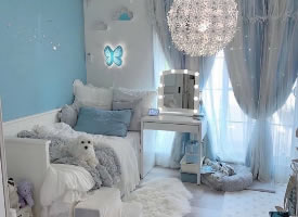 粉蓝奶油白的房间，独居生活的装饰搭配
