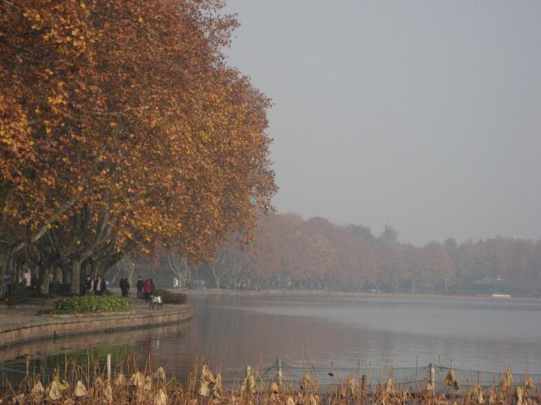 点击大图看下一张：中国十大名胜古迹杭州西湖图片