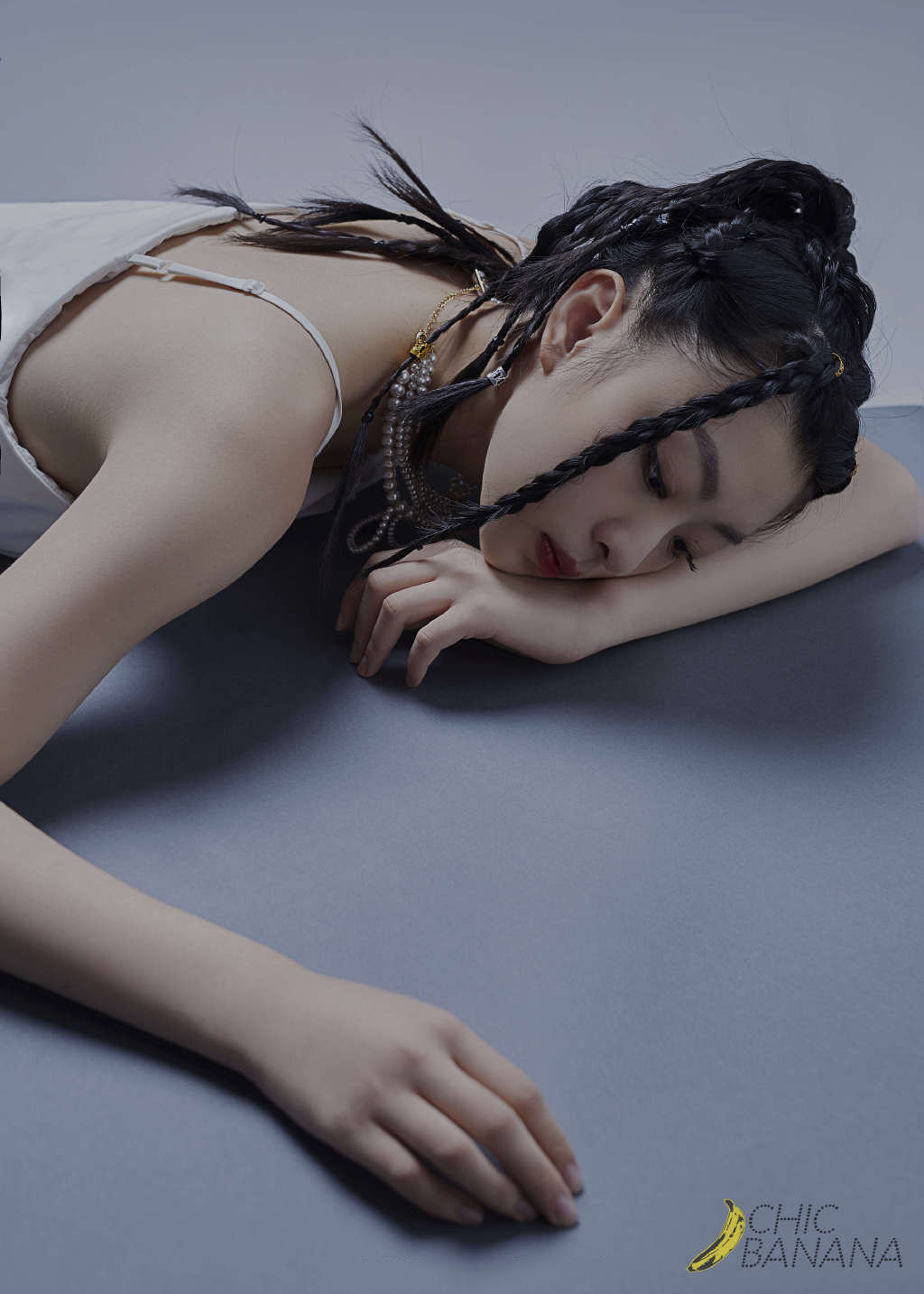 点击大图看下一张:王承渲脏辫甜酷写真图片