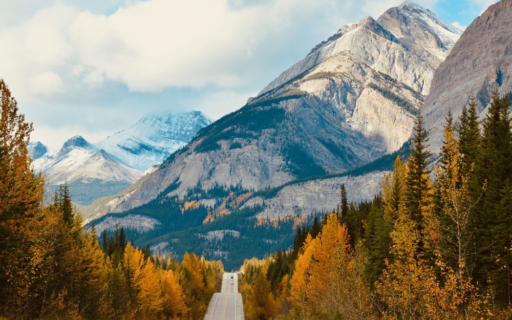 点击大图看下一张：加拿大班夫国家公园风景桌面壁纸