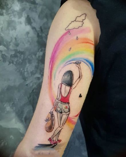 点击大图看下一张：一组彩虹和龙的纹身图案