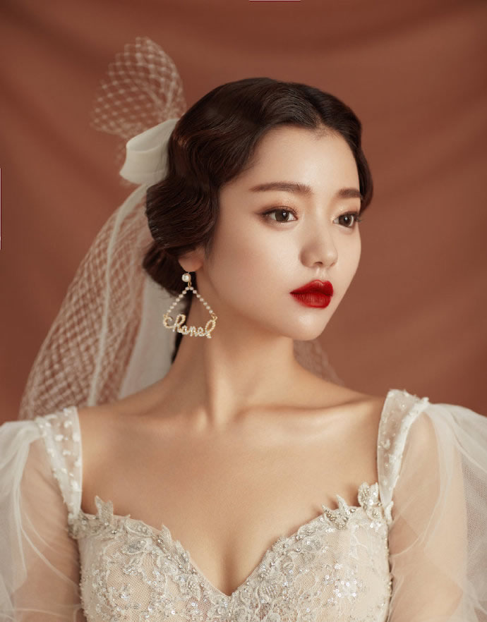 点击大图看下一张：极简清新小韩风新娘新造型图片