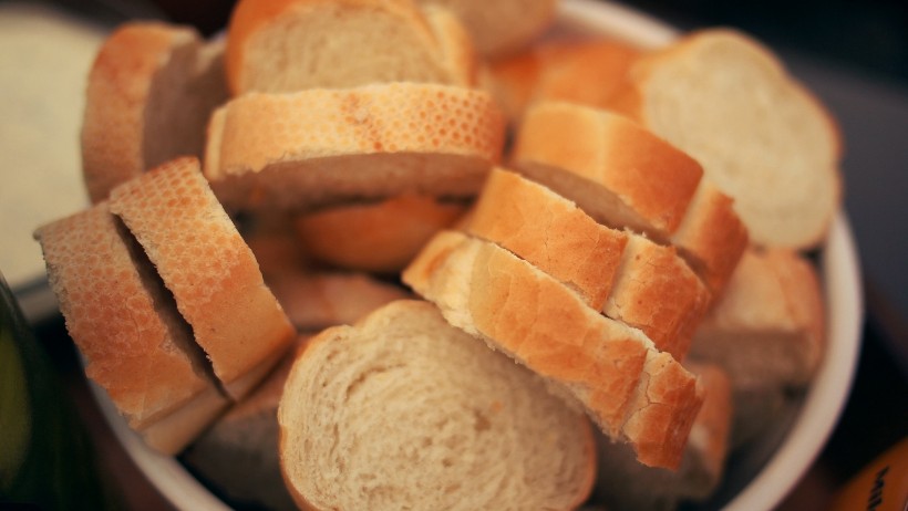 点击大图看下一张：香甜可口的面包图片