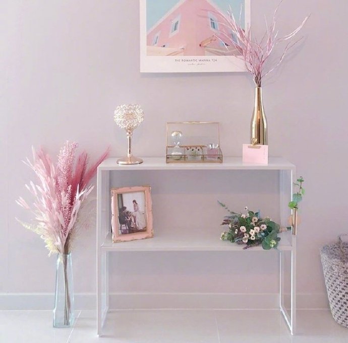 点击大图看下一张：浪漫粉色系的家庭装修风格