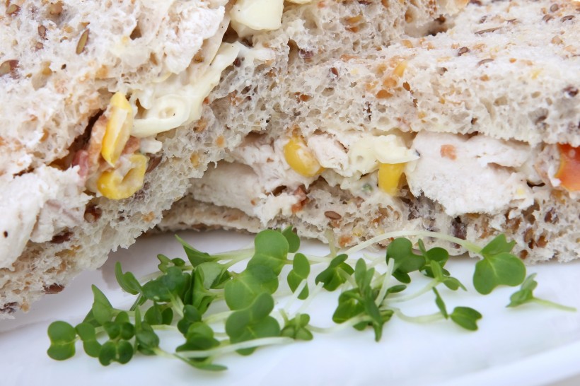 点击大图看下一张：营养的燕麦面包图片