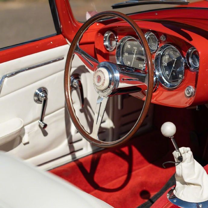 点击大图看下一张：经典车之1956年玛莎拉蒂