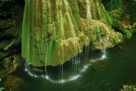 点击大图看下一张：美不胜收的罗马尼亚比格尔瀑布图片