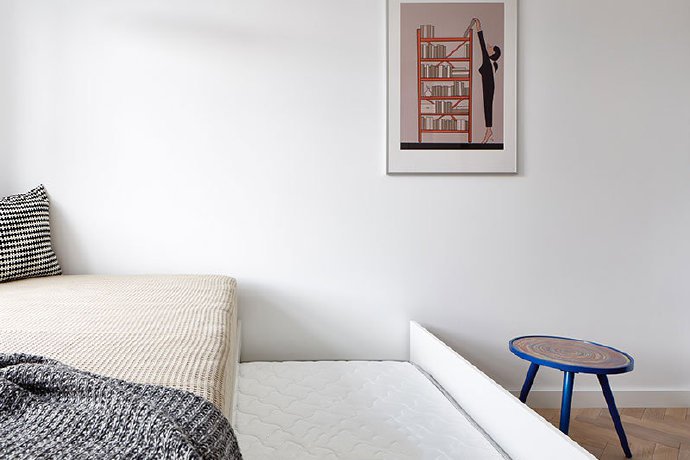 点击大图看下一张：27㎡小而迷人的公寓，单床还能变双床