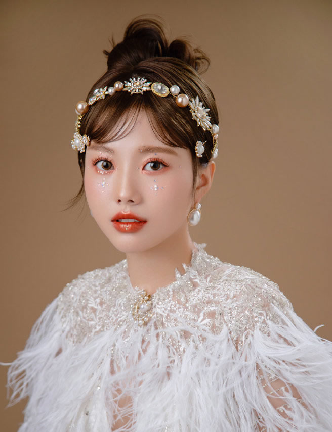 点击大图看下一张:刘海前区的造型变化让发型感完全不同