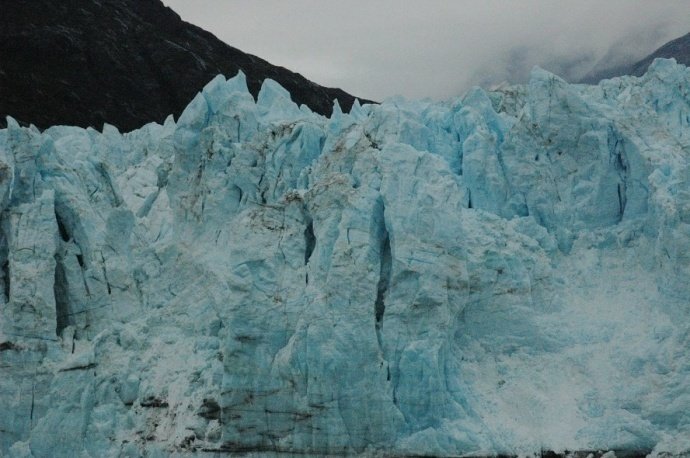 点击大图看下一张：美国阿拉斯加的冰雪奇观