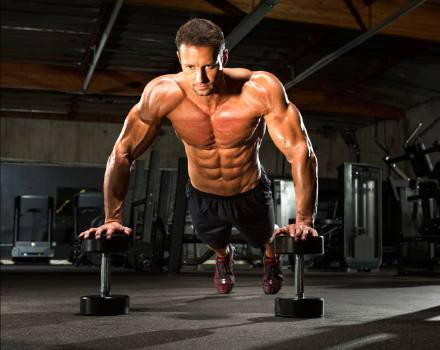 点击大图看下一张：强硬健壮的肌肉男图片