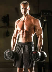 强硬健壮的肌肉男图片