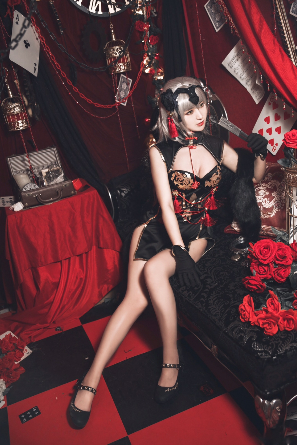 点击大图看下一张：黑贞德旗袍cosplay性感诱人写真