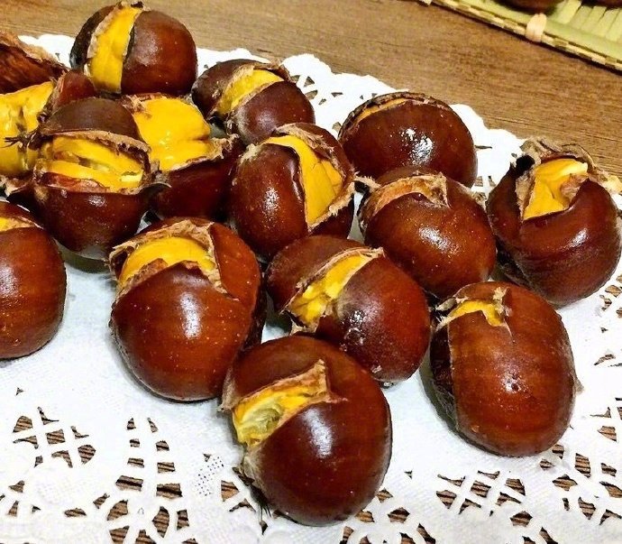 点击大图看下一张:一组甜甜的糖炒栗子图片