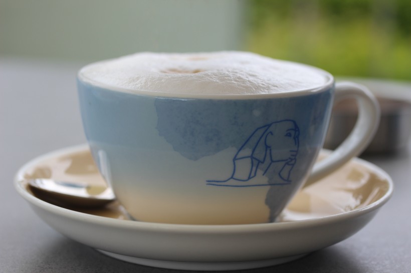 点击大图看下一张：奶香浓郁的玛奇朵咖啡图片