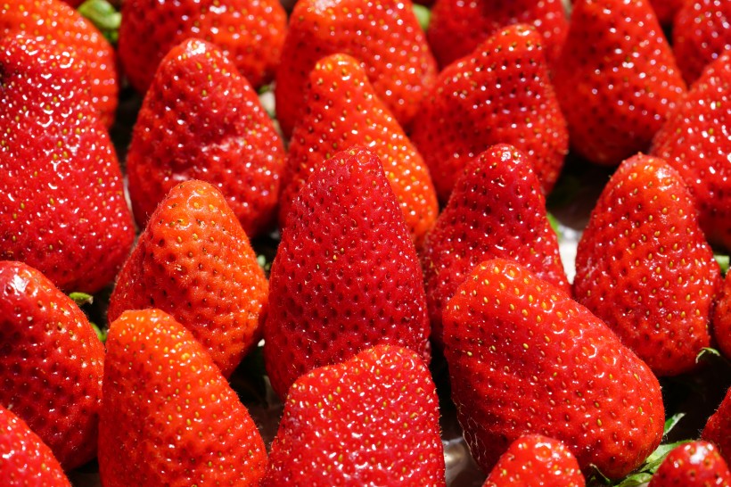 点击大图看下一张：一组鲜红好看的草莓图片