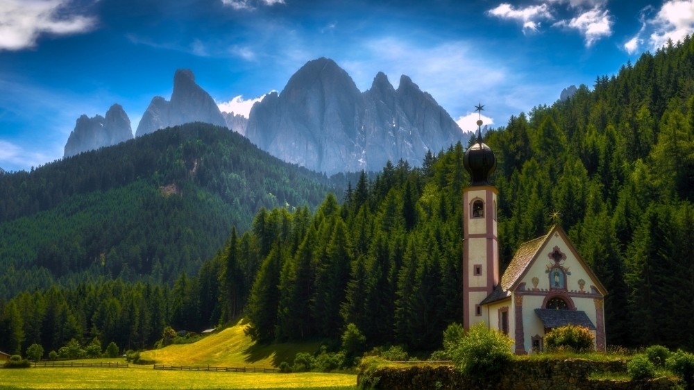 点击大图看下一张：意大利壮丽多洛米蒂山高清摄影图片