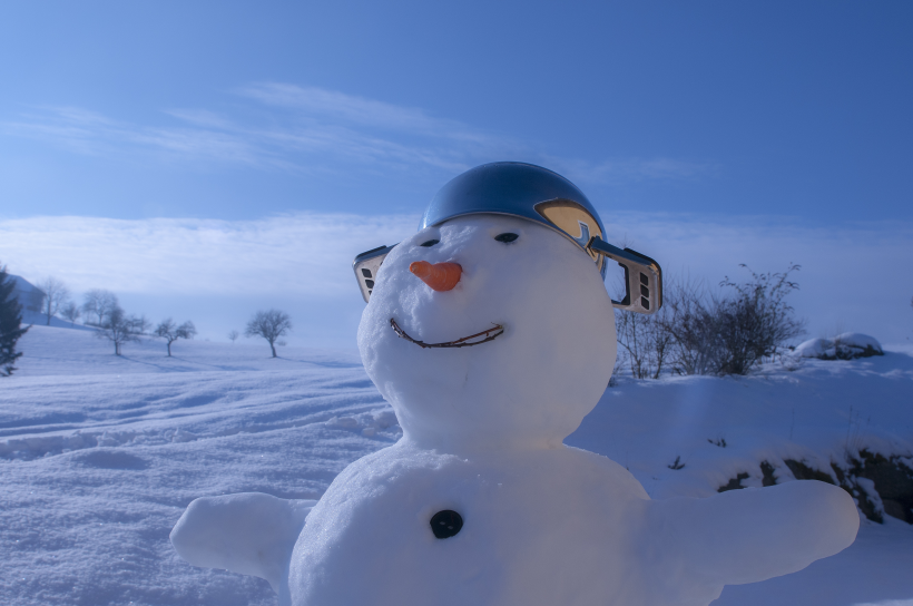点击大图看下一张：一组冬季雪人图片