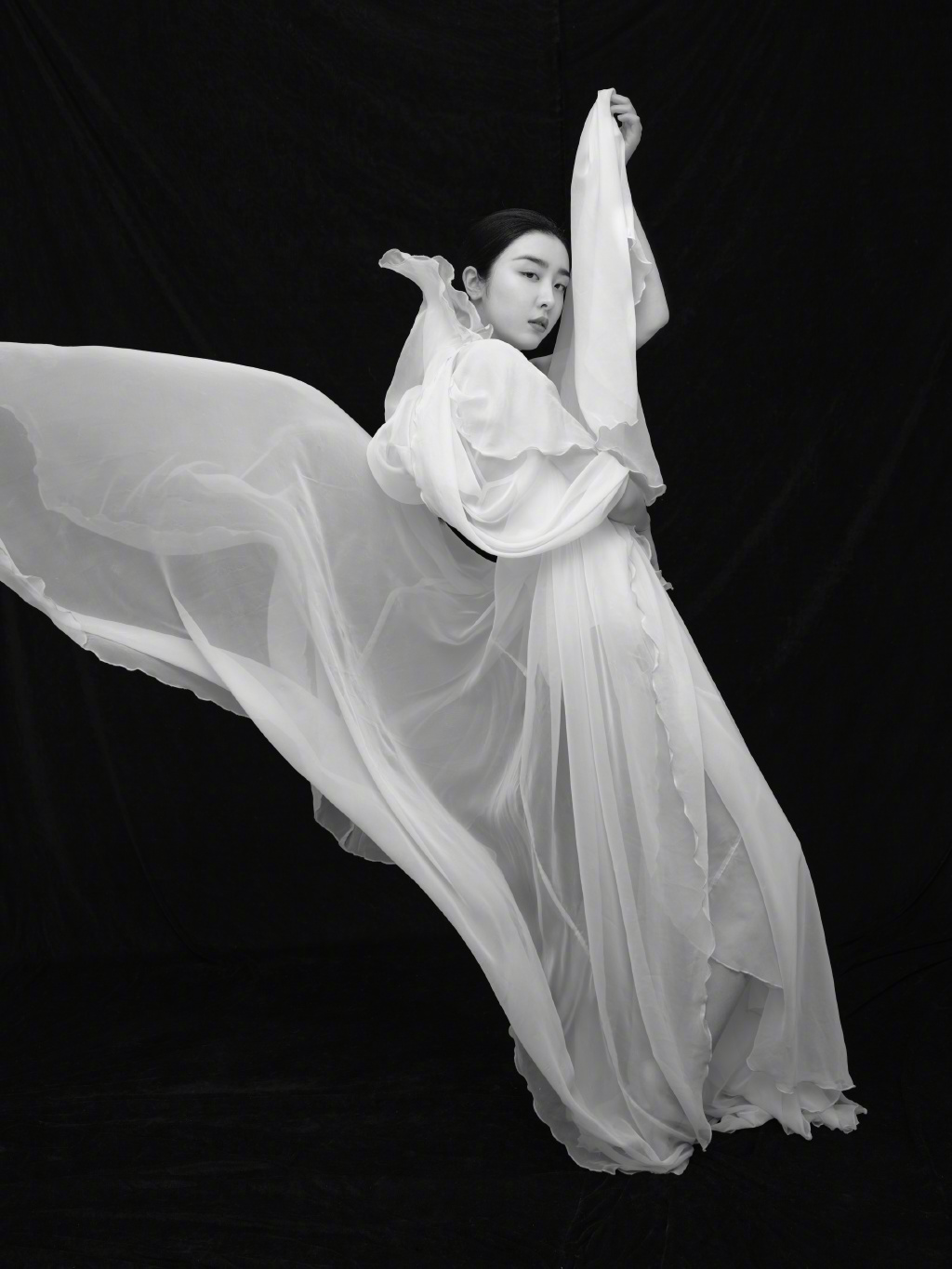 点击大图看下一张：赵小棠水墨国风舞蹈大片写真图片