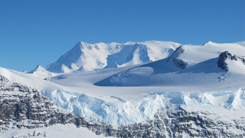 点击大图看下一张：南极洲雪山雪景高清图片