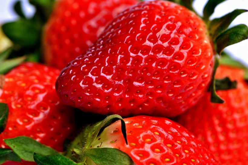 点击大图看下一张：一组酸甜可口的草莓图片