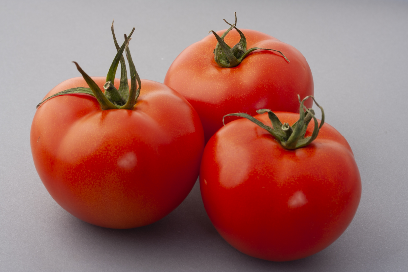 点击大图看下一张：一组红红的番茄图片