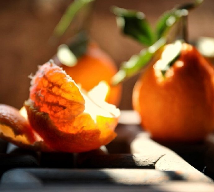 点击大图看下一张：一组新鲜好吃的橘子图片