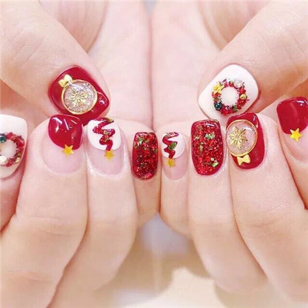 点击大图看下一张:抖音最火圣诞节美甲图片