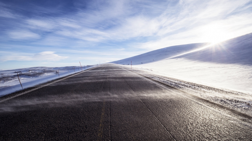 点击大图看下一张：挪威唯美雪景高清风景图片