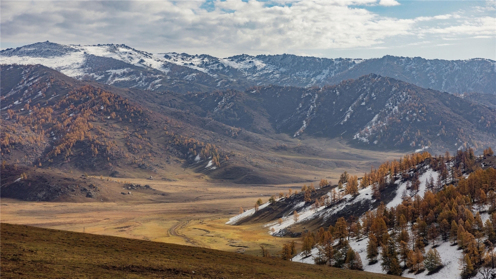 点击大图看下一张：新疆秋季风光壁纸图片