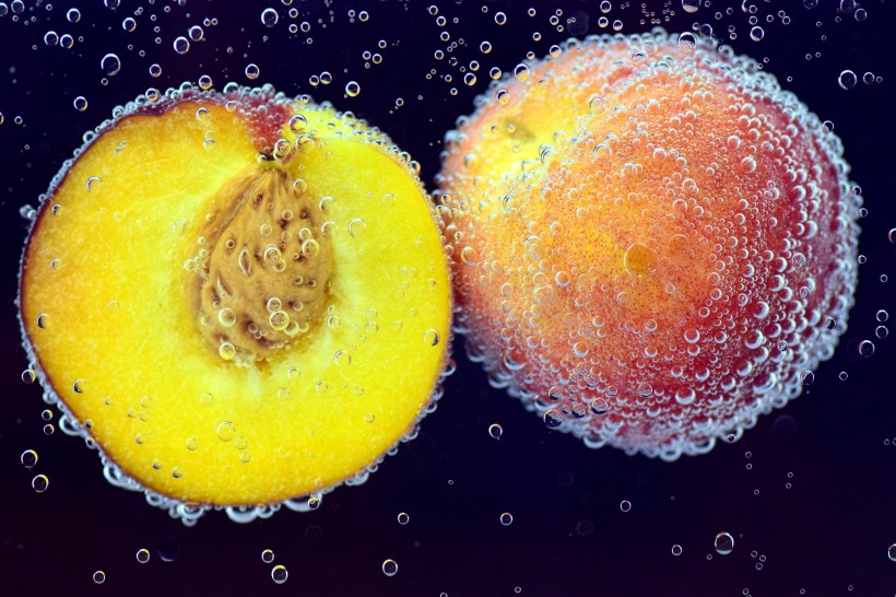 点击大图看下一张：富含多种维生素的水蜜桃图片