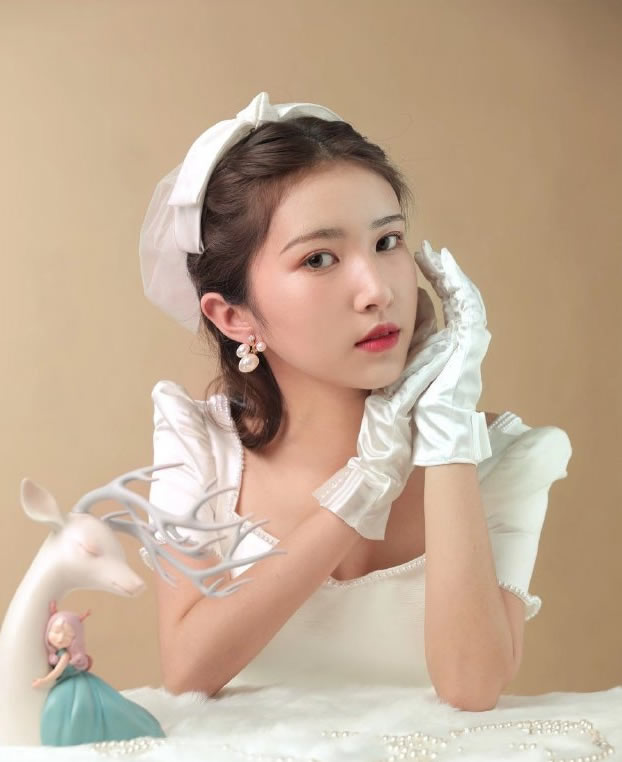 点击大图看下一张：一组韩系新娘造型图片