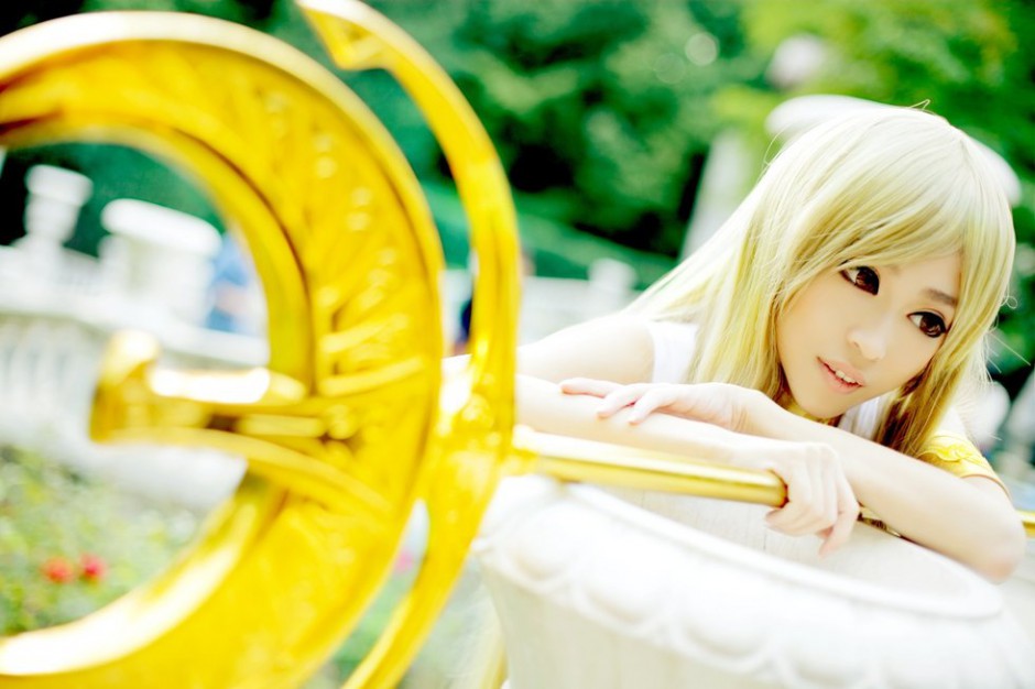 点击大图看下一张：气质美女圣斗士雅典娜COS高清图