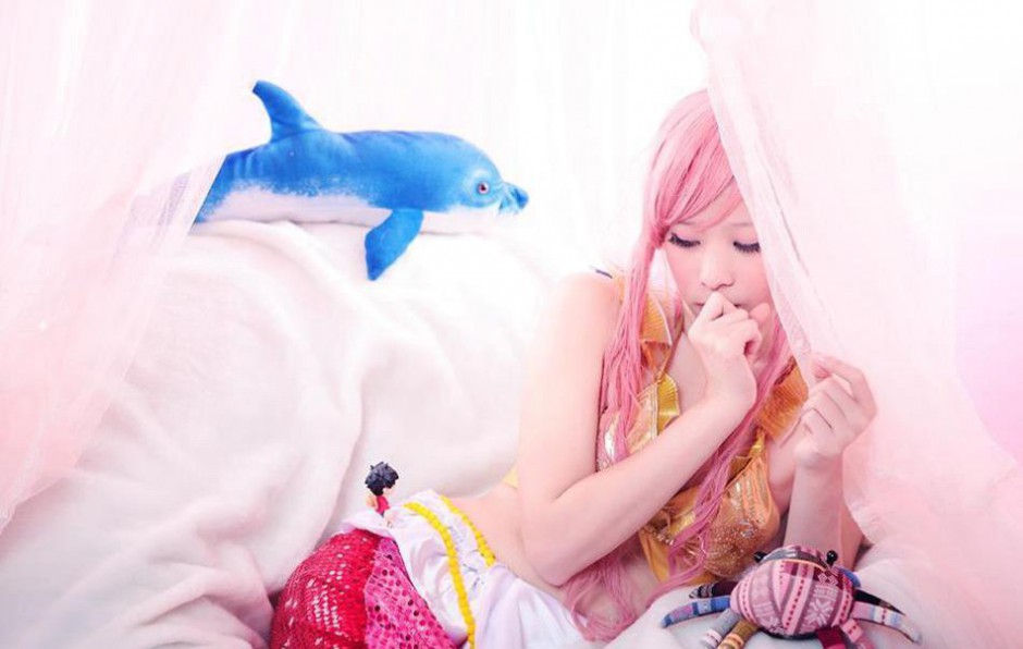 点击大图看下一张：粉色梦幻cosplay《海贼王》白星公主写真