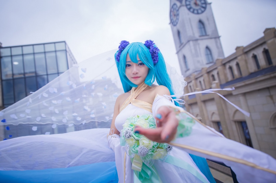 点击大图看下一张：Miku花嫁cosplay美女图片