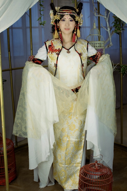 点击大图看下一张:超养眼的cosplay美女图片集锦