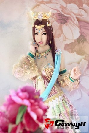 点击大图看下一张：真三貂蝉精美Cosplay美女图片