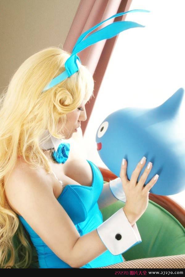 点击大图看下一张:《勇者斗恶龙》性感爆乳美女Cosplay图片