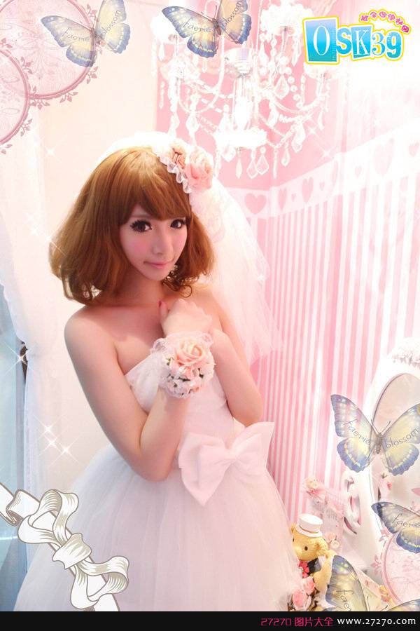 点击大图看下一张：粉嫩系类COS 白衣美女飘飘惹人爱