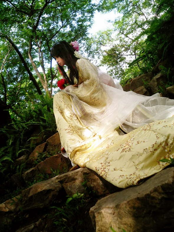 点击大图看下一张:超养眼的cosplay美女图片集锦