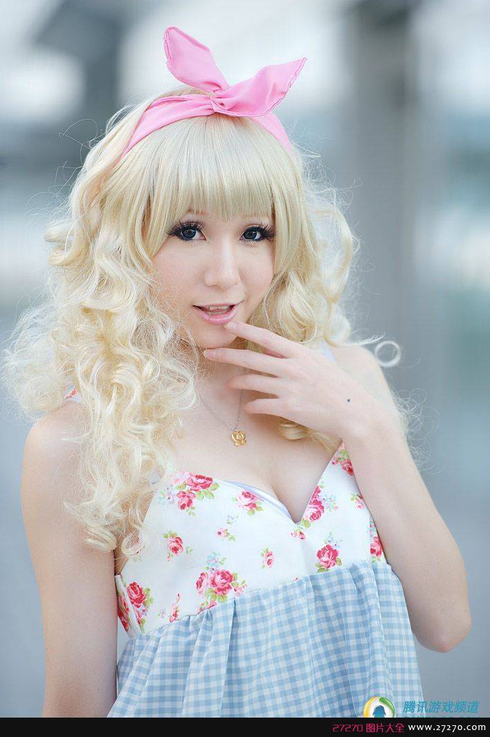 点击大图看下一张:可爱甜美美女COS