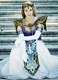 靓丽美女尽显女皇气质COS