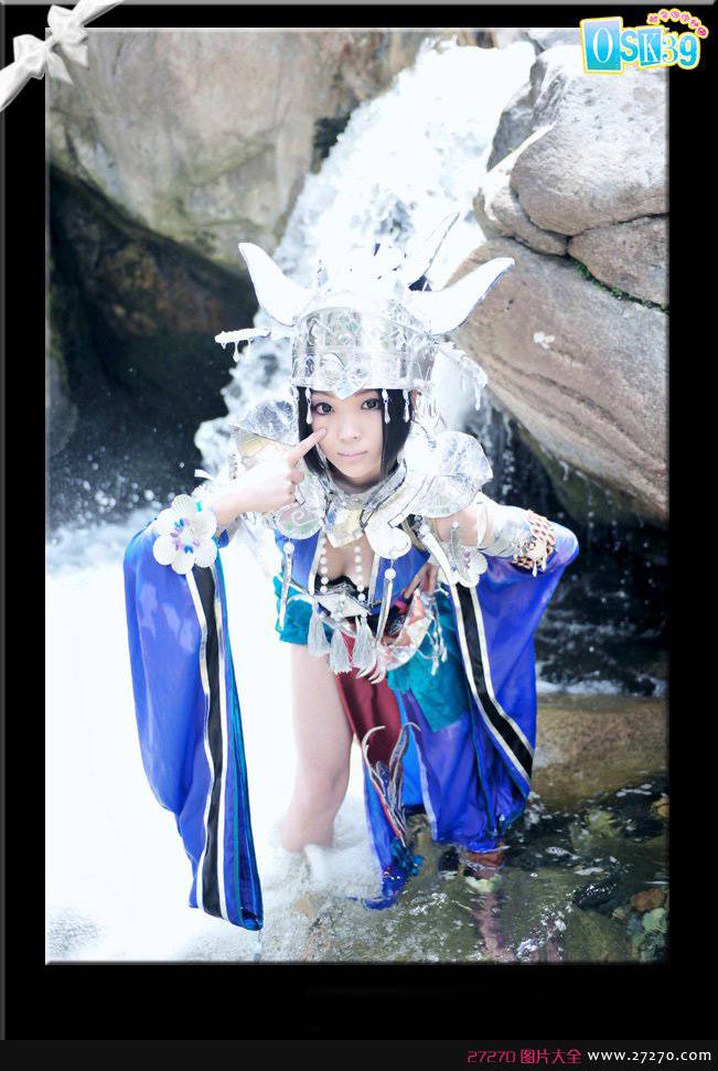 点击大图看下一张:最新COS 展示五毒美女诱惑