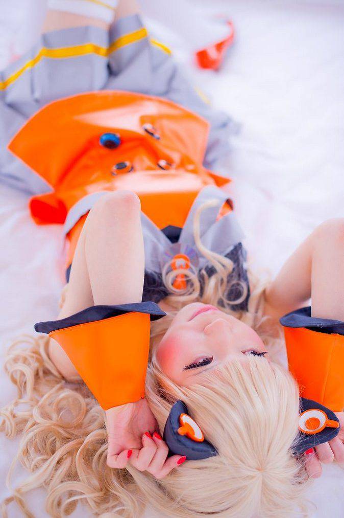 点击大图看下一张:美女萝莉Cosplay性感私房照图片