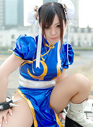 销魂春丽美女COS 唤醒80后记忆