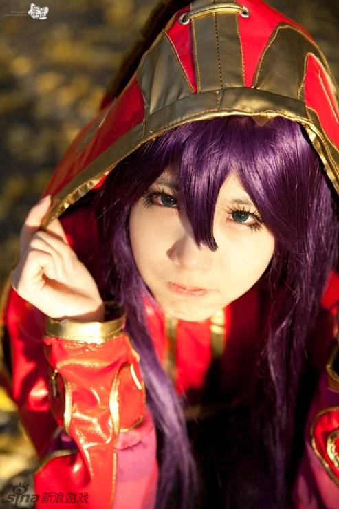 点击大图看下一张：一周最热门lol安妮美女cos图片