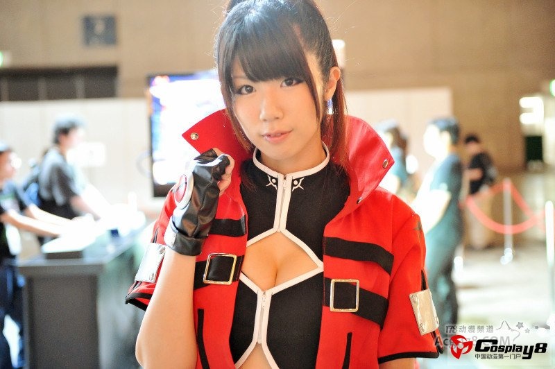 点击大图看下一张：东京电玩展现场Cosplay美女图集