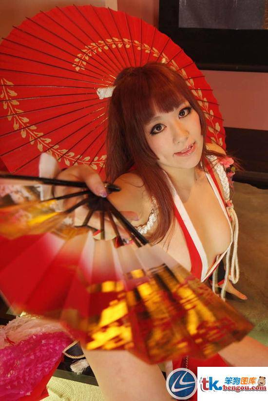 点击大图看下一张：日本少女Cosplay最经典的不知火舞组图